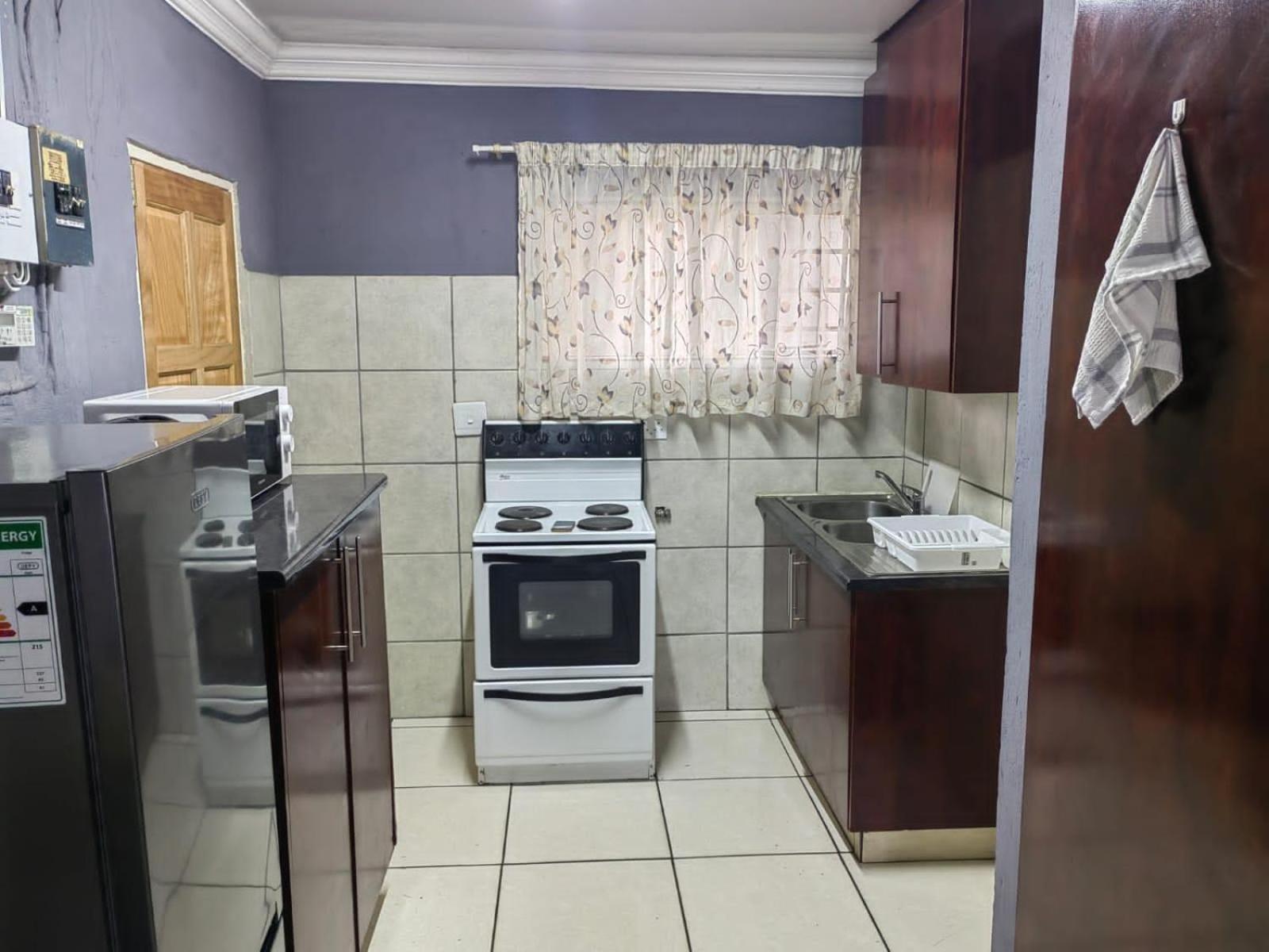 Sibahlenomhlambi Guesthouse Springs  Phòng bức ảnh