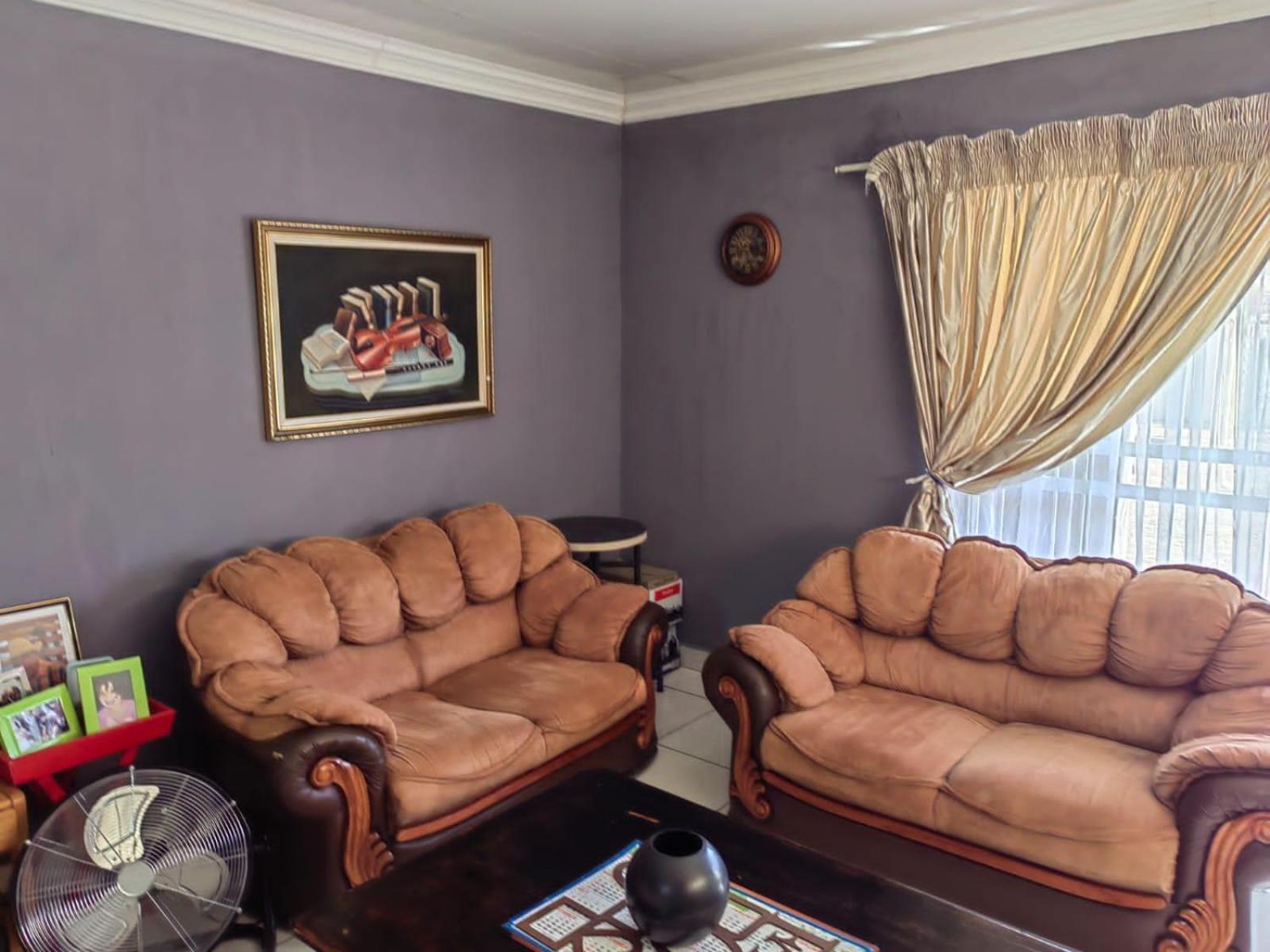 Sibahlenomhlambi Guesthouse Springs  Phòng bức ảnh
