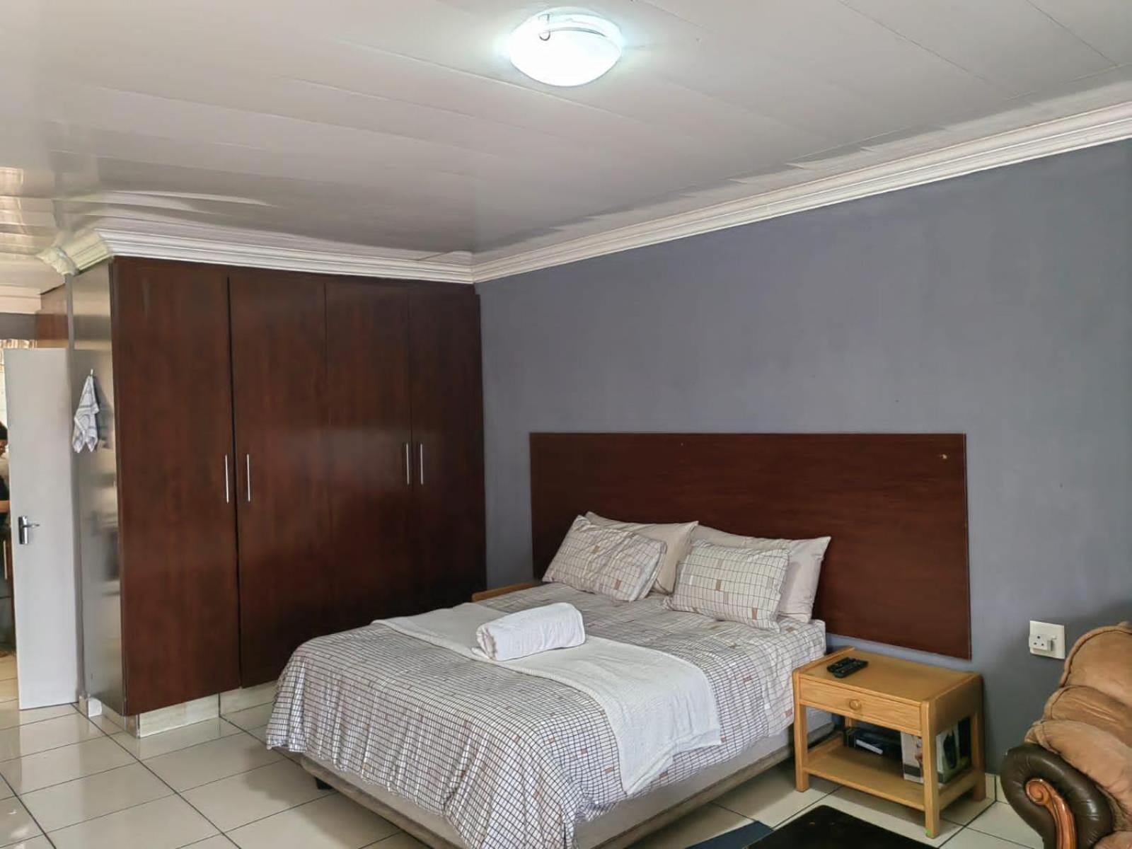 Sibahlenomhlambi Guesthouse Springs  Phòng bức ảnh