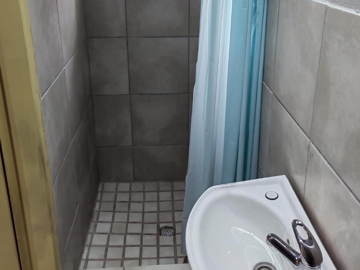 Sibahlenomhlambi Guesthouse Springs  Phòng bức ảnh