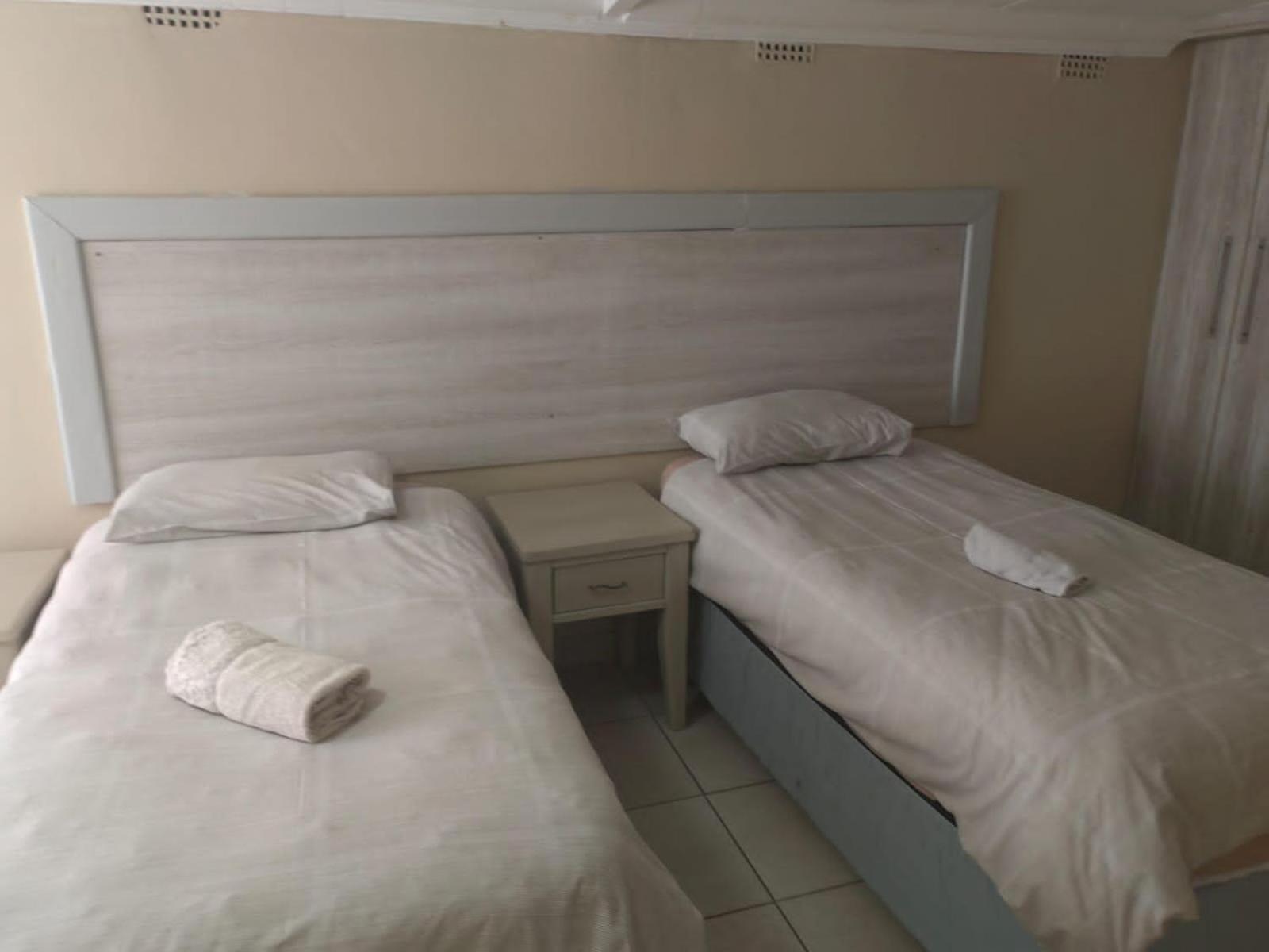 Sibahlenomhlambi Guesthouse Springs  Phòng bức ảnh