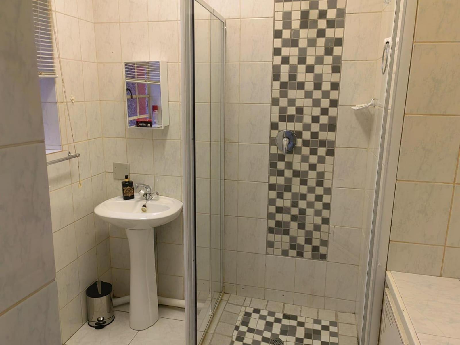 Sibahlenomhlambi Guesthouse Springs  Phòng bức ảnh