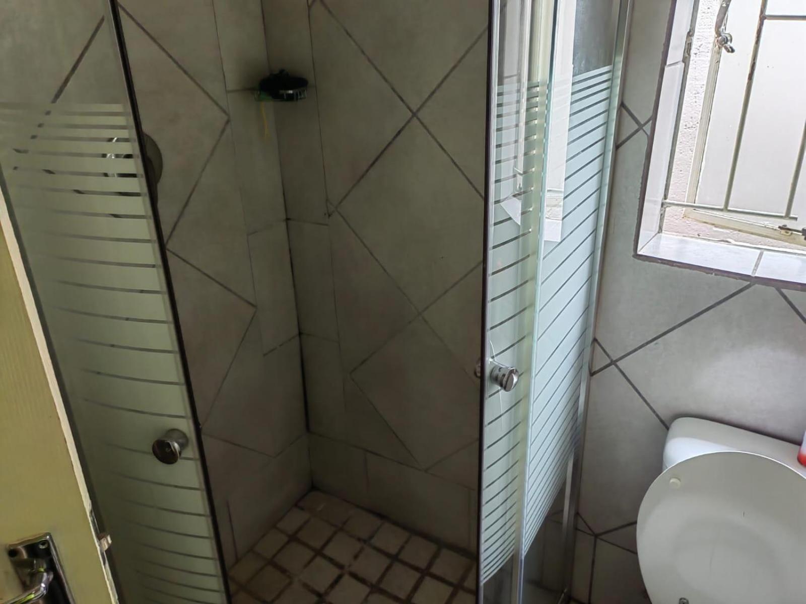 Sibahlenomhlambi Guesthouse Springs  Phòng bức ảnh