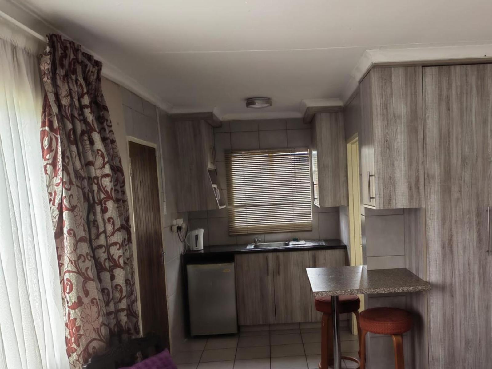 Sibahlenomhlambi Guesthouse Springs  Phòng bức ảnh