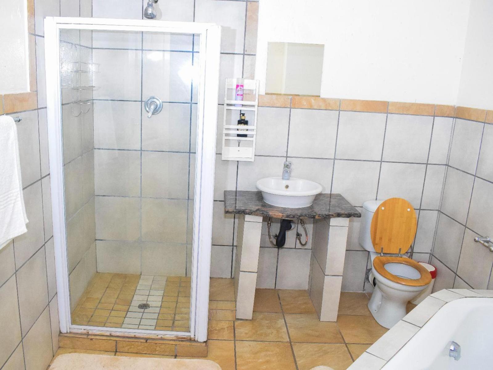 Sibahlenomhlambi Guesthouse Springs  Phòng bức ảnh